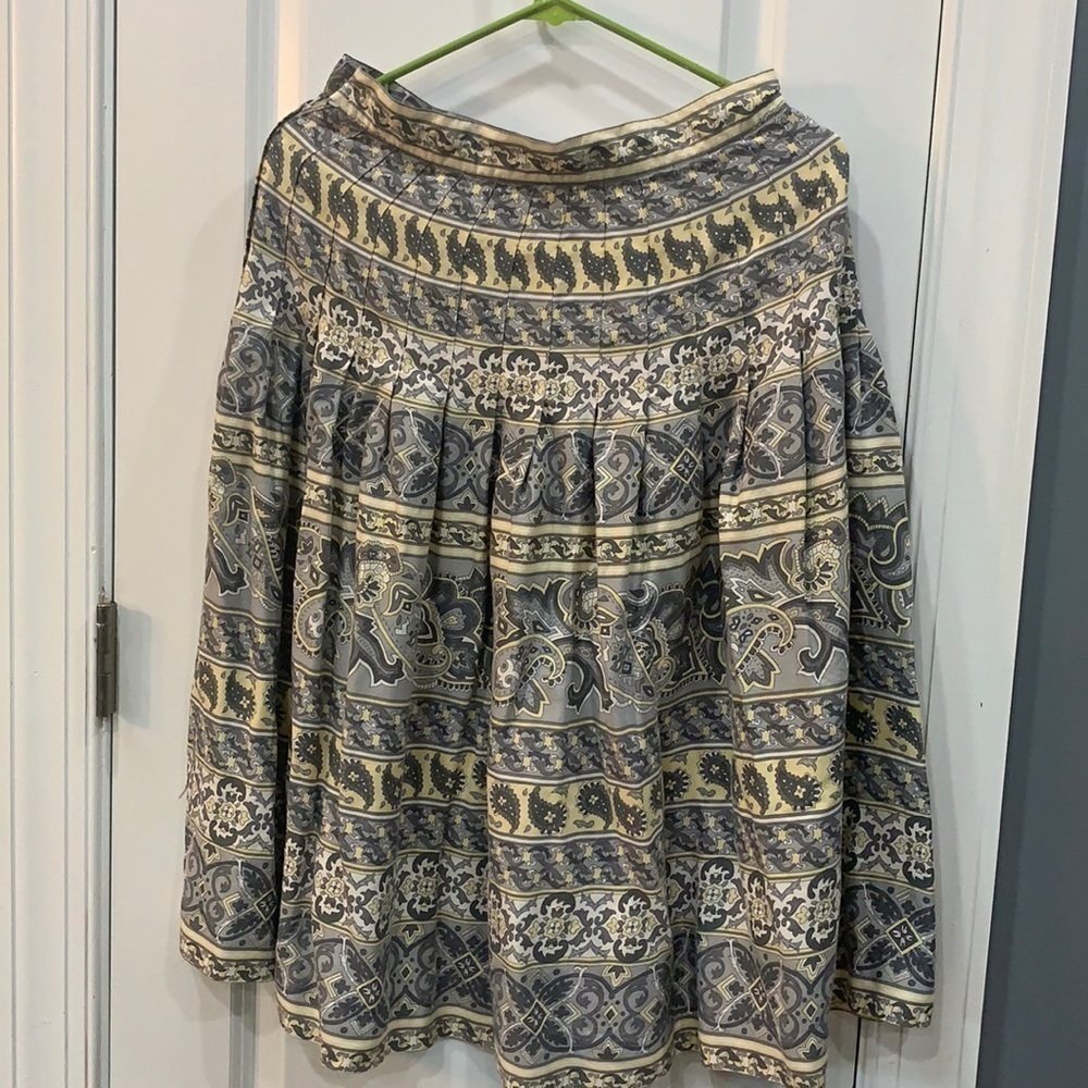 SK & COMPANY women’s skirt size 10 yellow